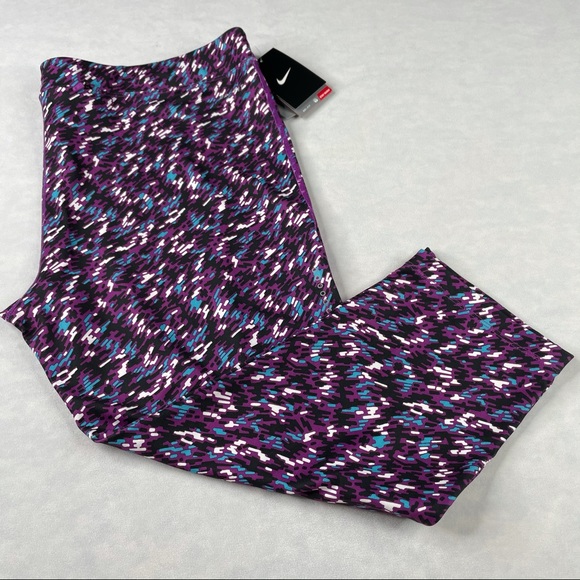 Nike Pants - NIKE WOMEN'S SLIM FIT ESSENTIAL CROPPED PANTS SIZE 2X